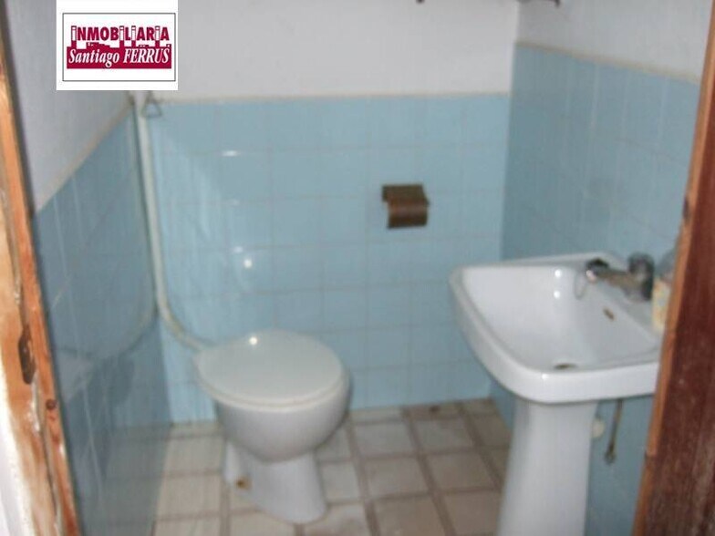 Retail in Almussafes for lease - Building Photo - Image 3 of 5