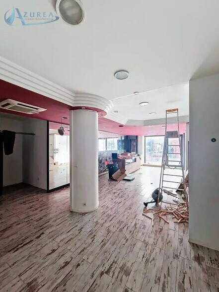 Retail in Cannes for lease - Interior Photo - Image 3 of 6