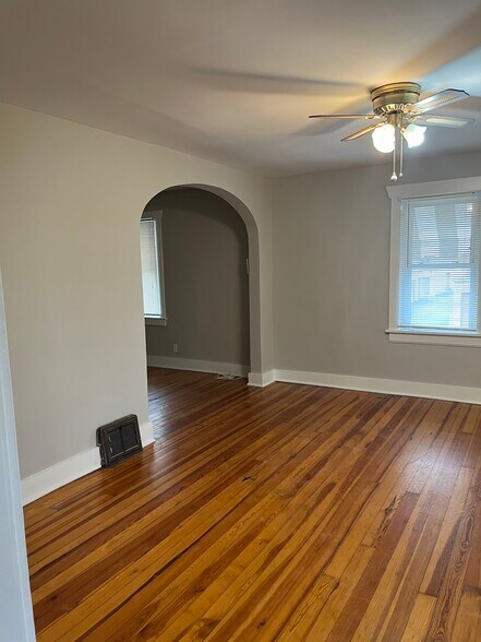 604 W Farm Road 182, Springfield, MO for lease - Interior Photo - Image 2 of 8