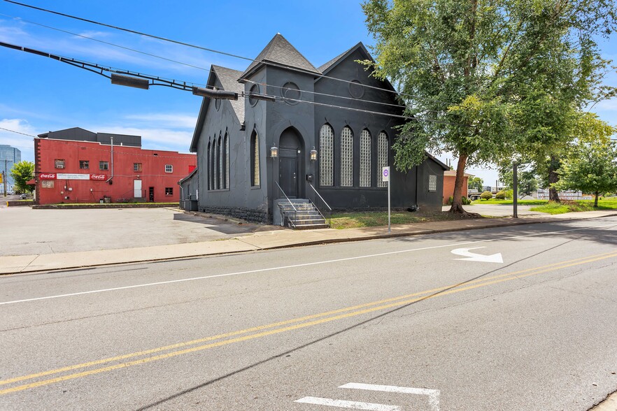 1703 A Jo Johnston Ave, Nashville, TN for sale - Building Photo - Image 2 of 23