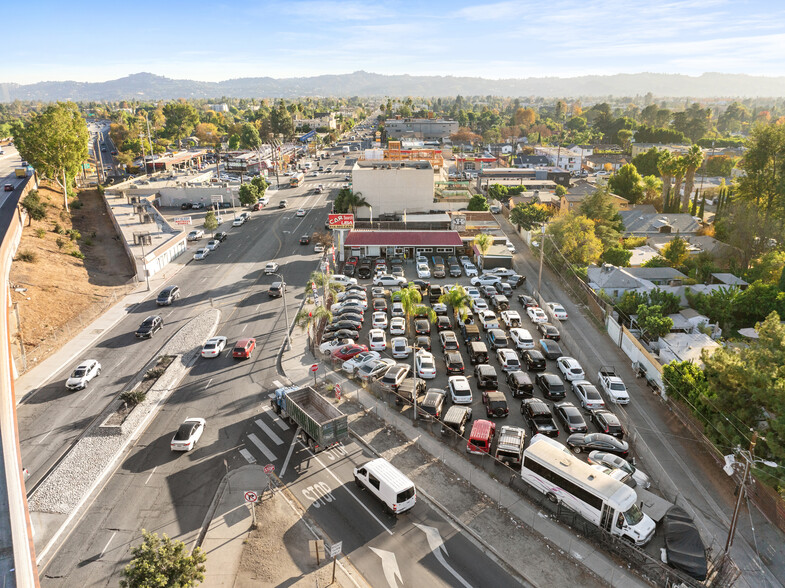 6025 Laurel Canyon Rd, North Hollywood, CA for sale - Building Photo - Image 2 of 5