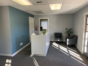 225 SW Scalehouse Loop, Bend, OR for lease Building Photo- Image 2 of 9