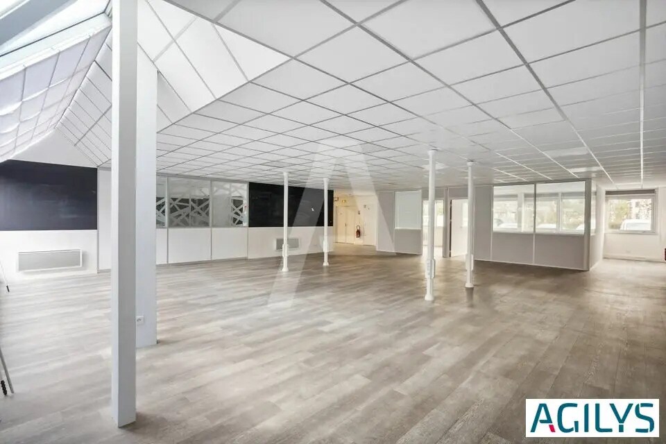 Flex in Les Ulis for lease Interior Photo- Image 1 of 7