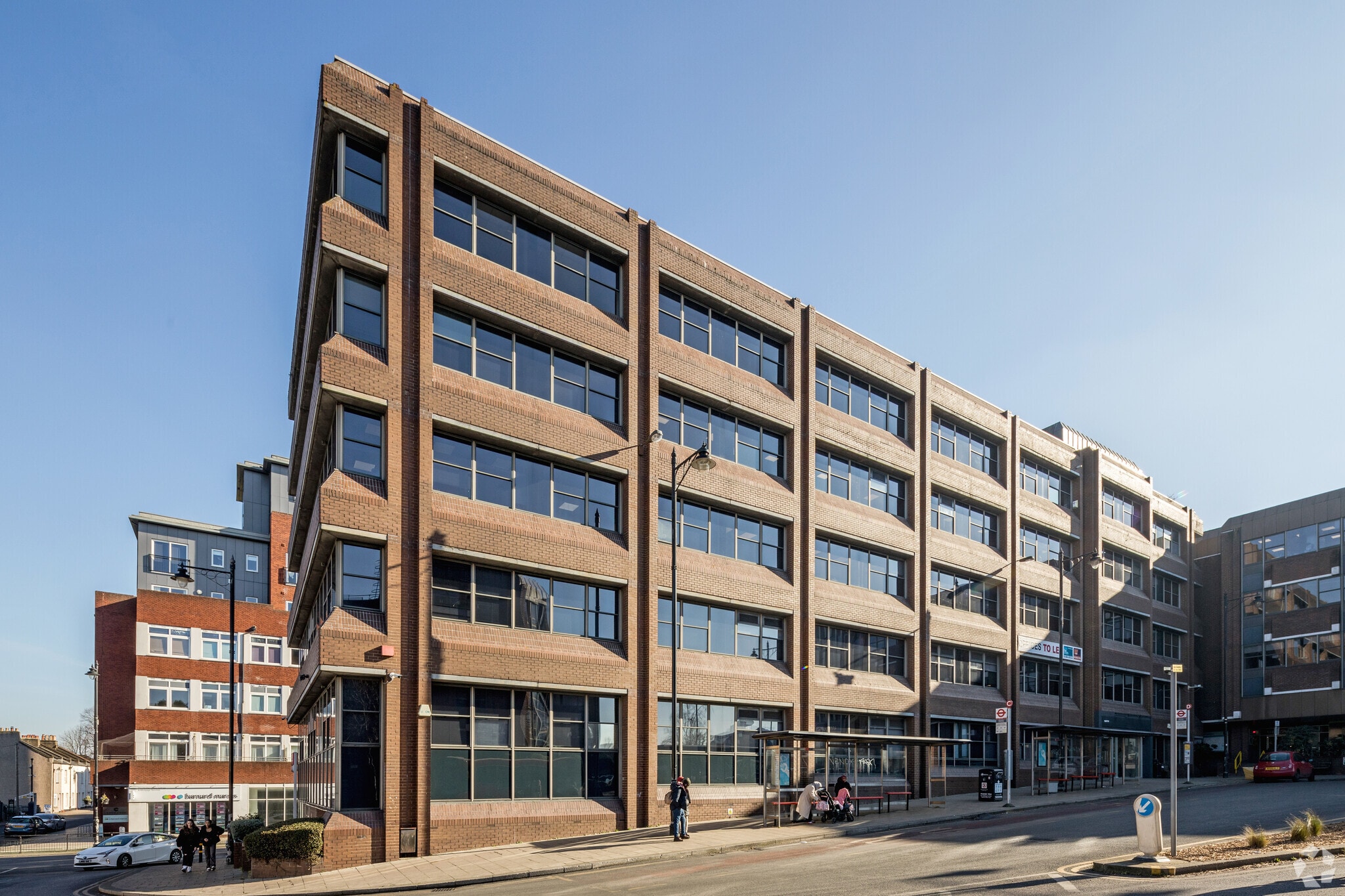 Railway Approach, Wallington for lease Primary Photo- Image 1 of 4
