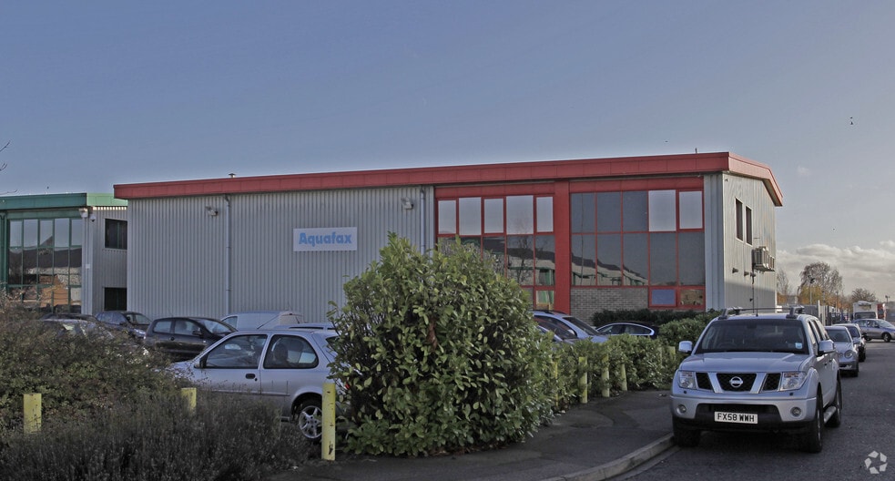 14 Dencora Way, Luton for lease - Primary Photo - Image 1 of 2