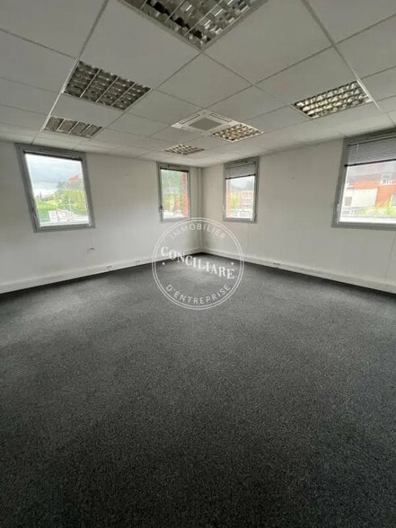 Office in Toulouse for lease - Interior Photo - Image 2 of 5