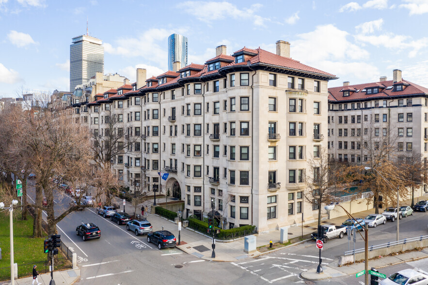 400 Commonwealth Ave, Boston, MA for sale - Building Photo - Image 3 of 27