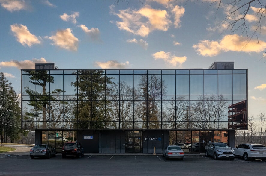 501 Chestnut Ridge Rd, Spring Valley, NY for lease - Building Photo - Image 3 of 12