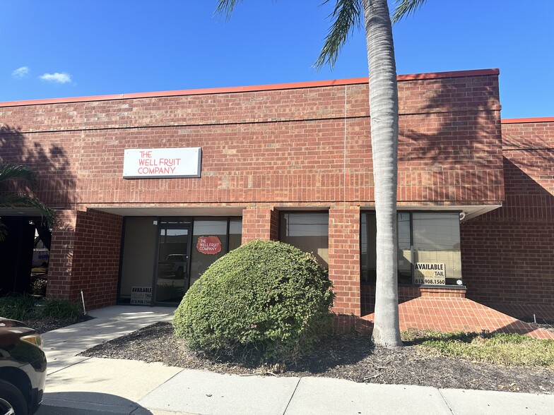 4900 Creekside Dr, Clearwater, FL for lease - Building Photo - Image 2 of 6