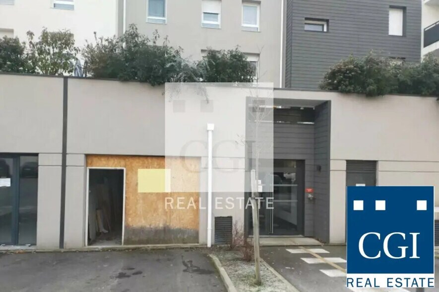Flex in Meylan for lease - Building Photo - Image 1 of 10