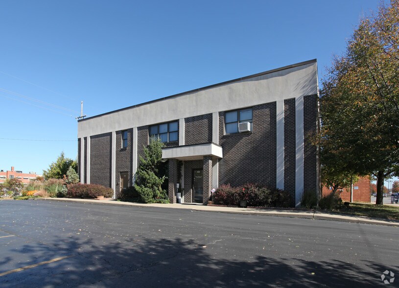 632634 Kansas Ave, Kansas City, KS 66105