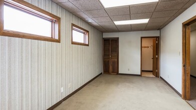 4919 Douglas Ave, Des Moines, IA for lease - Commercial Listing Video 