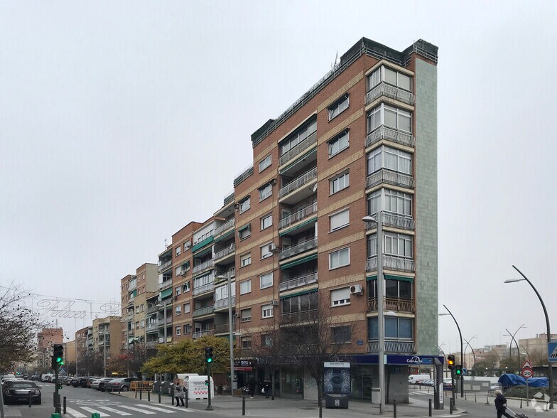 Avenida de la Constitución, 47, Móstoles, Madrid for lease - Building Photo - Image 2 of 6