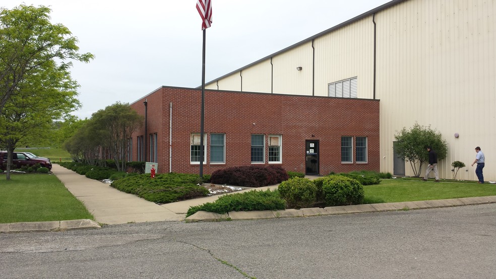 4005 All American Way, Zanesville, OH for lease - Building Photo - Image 1 of 6