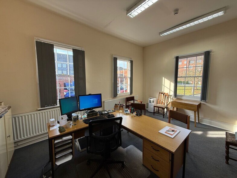 64 Friar St, Droitwich for sale - Interior Photo - Image 3 of 8