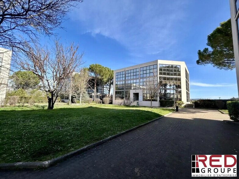Office in Aix-en-Provence for lease - Building Photo - Image 2 of 7