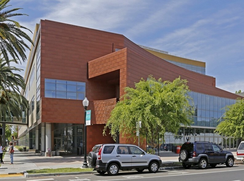2725 Capitol Ave, Sacramento, CA 95816