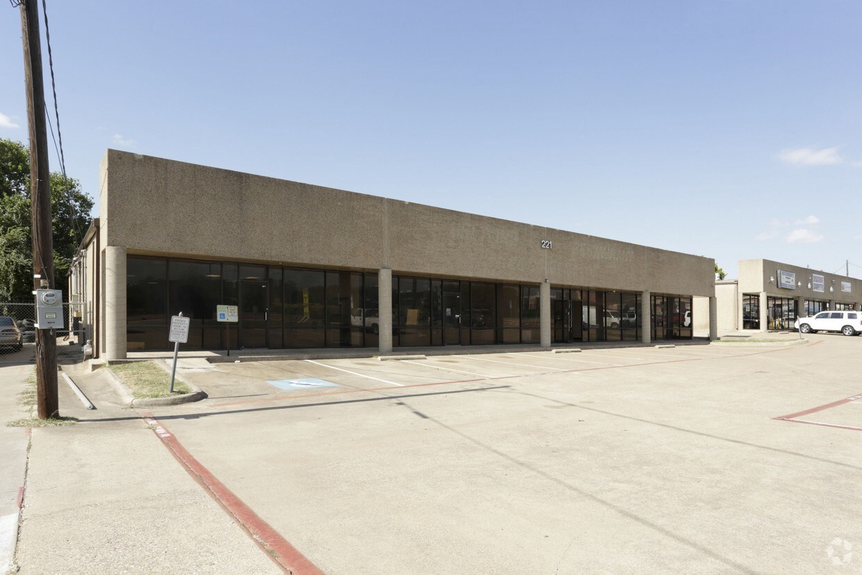 221 S Belt Line Rd, Irving, TX for sale Primary Photo- Image 1 of 1