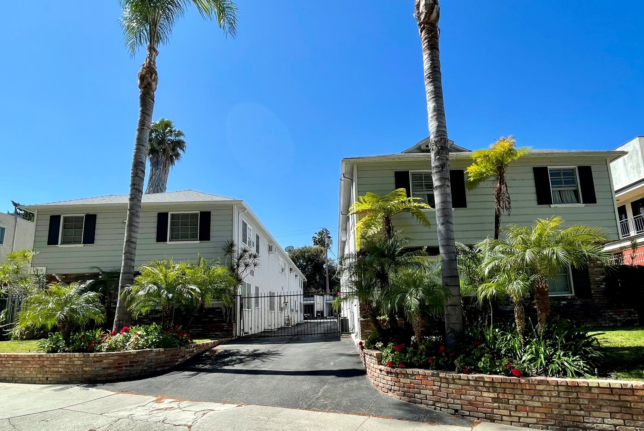 12918 Valleyheart Dr, Studio City, CA for sale Primary Photo- Image 1 of 2