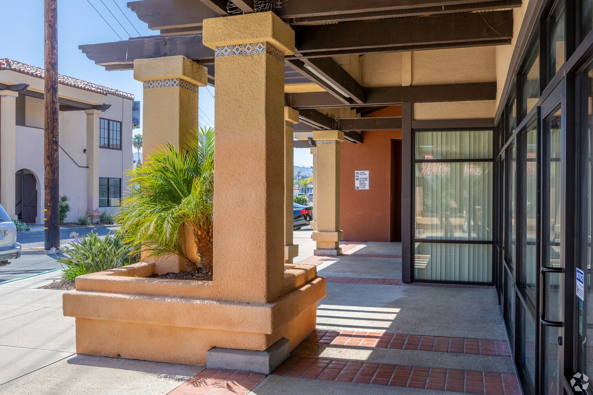 13201340 W Valley Pky, Escondido, CA 92029 West Valley Plaza