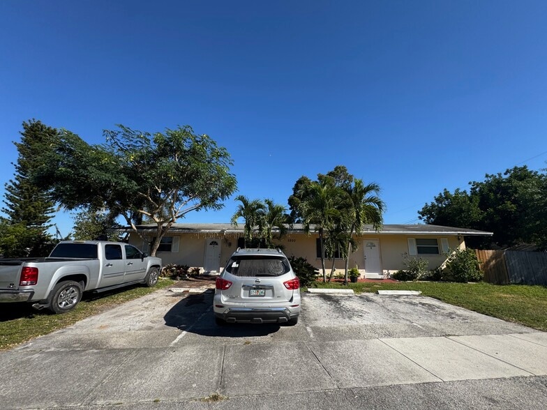 2200 SW 42nd Ave, Fort Lauderdale, FL for sale - Building Photo - Image 2 of 12