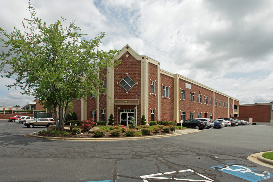 4447 South Blvd, Charlotte, NC for lease - Building Photo - Image 1 of 11