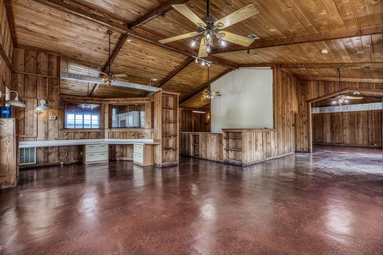 1630 Highway 290 W, Brenham, TX for lease Interior Photo- Image 1 of 18