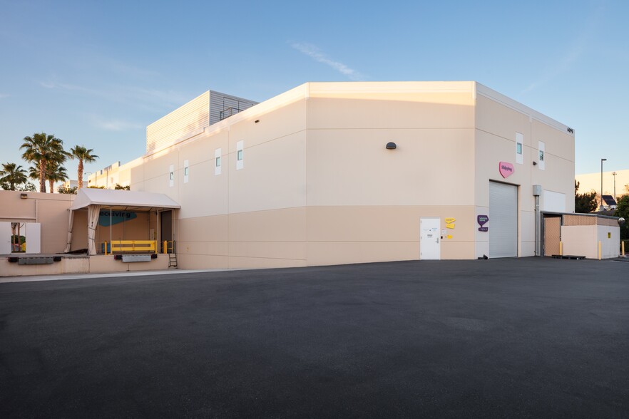 NorthPointe West portfolio of 3 properties for sale on LoopNet.com - Building Photo - Image 3 of 12