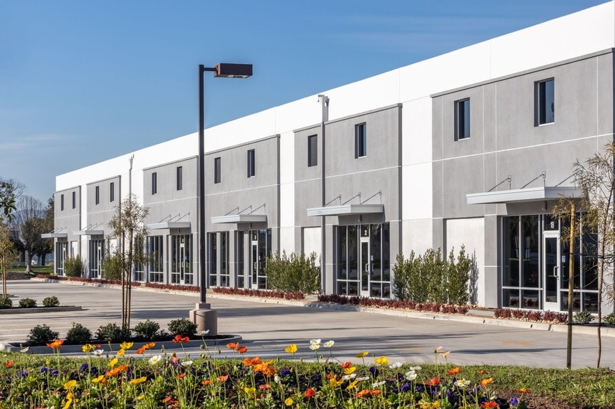 18-38 Thomas, Irvine, CA for lease - Building Photo - Image 1 of 25