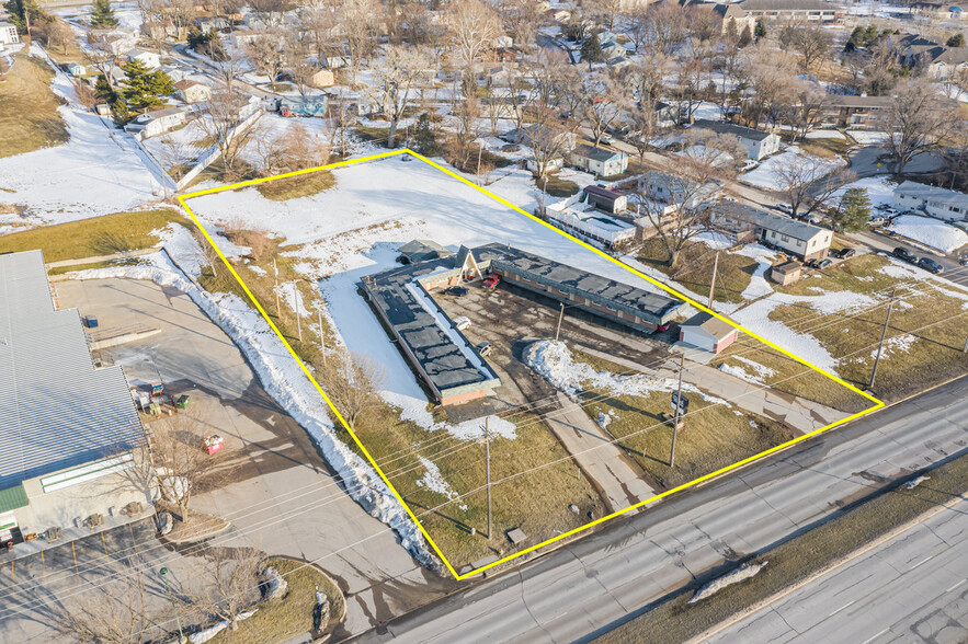 105 Fort Crook Rd S, Bellevue, NE for sale - Building Photo - Image 1 of 1