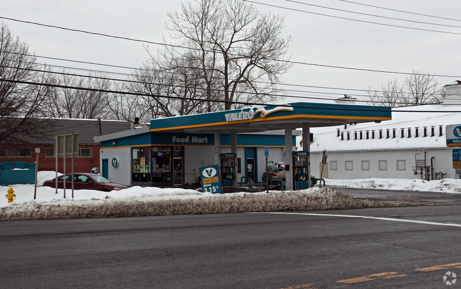 416 Oswego St, Liverpool, NY for sale - Primary Photo - Image 1 of 1