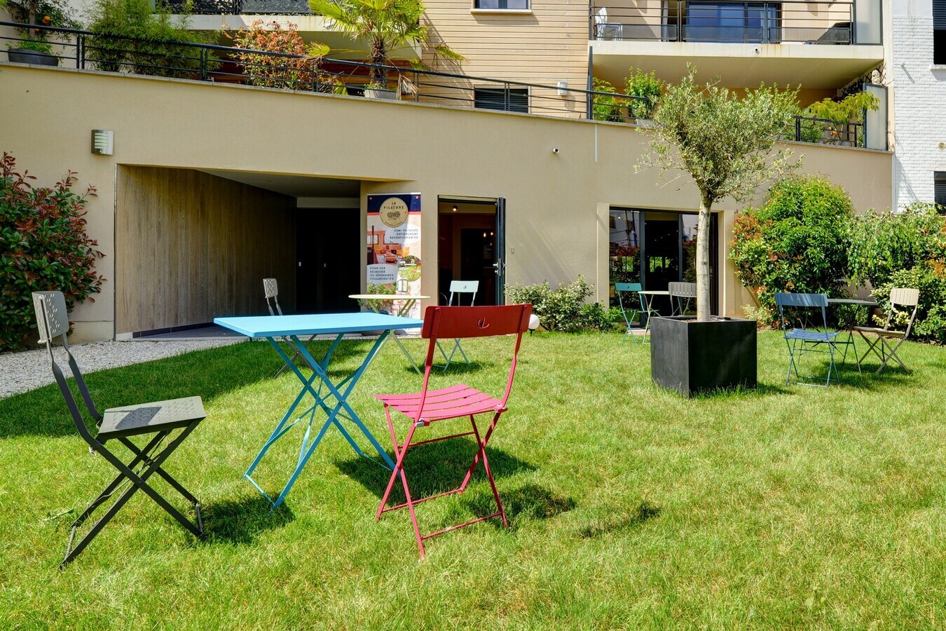86 Avenue Du Général De Gaulle, Clamart, HDS 92140 - - - Interior Photo - Image 1 of 12