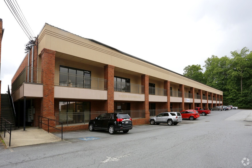9876 Main St, Woodstock, GA for lease - Primary Photo - Image 1 of 8
