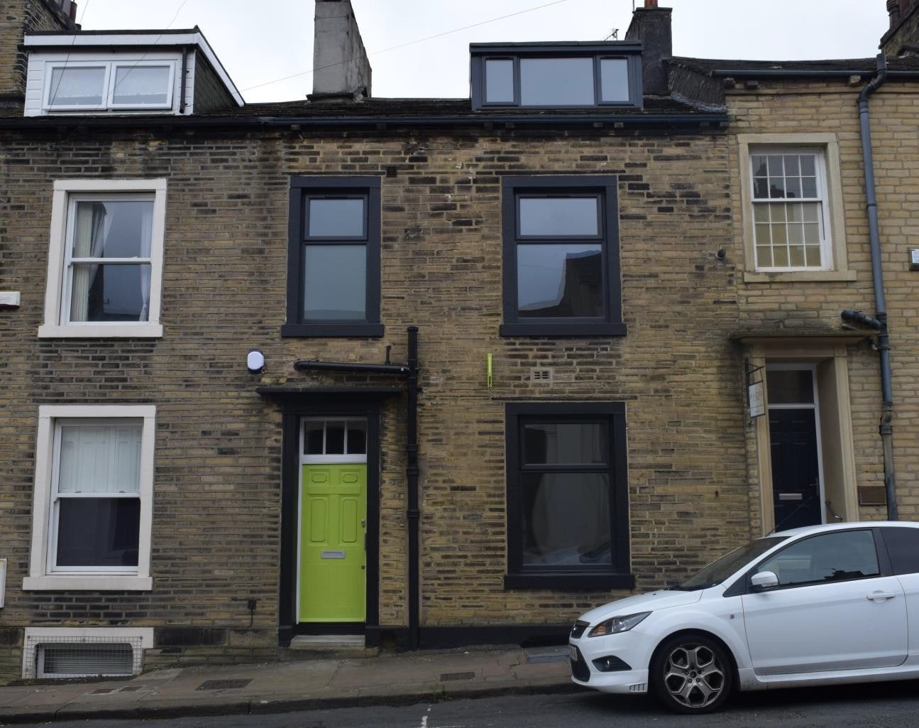 7 Carlton St, Halifax for sale Primary Photo- Image 1 of 1