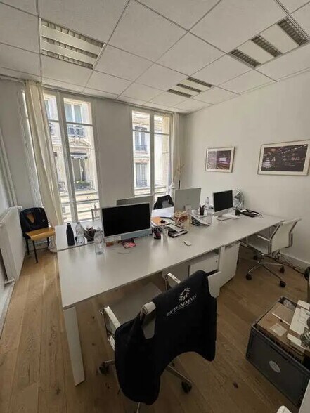 Office in Paris for lease - Interior Photo - Image 1 of 6