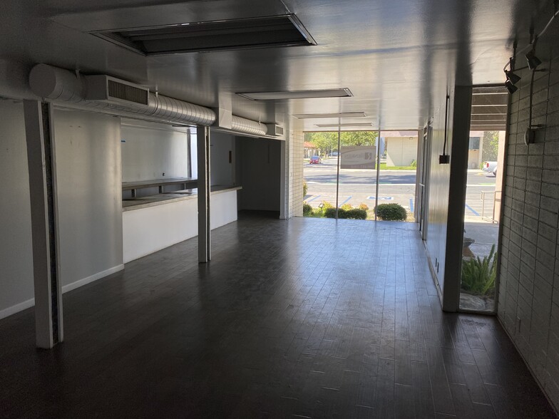 994 Foothill Blvd, Claremont, CA for lease - Interior Photo - Image 2 of 10