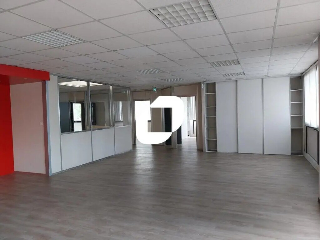 Location Bureaux 494 m² - Photo 1
