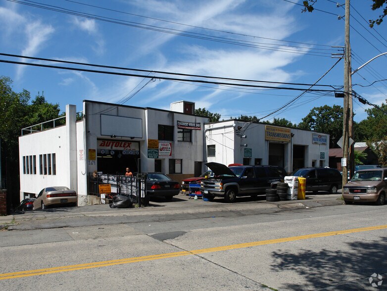 164-170 Ferris Ave, White Plains, NY for lease - Primary Photo - Image 1 of 3