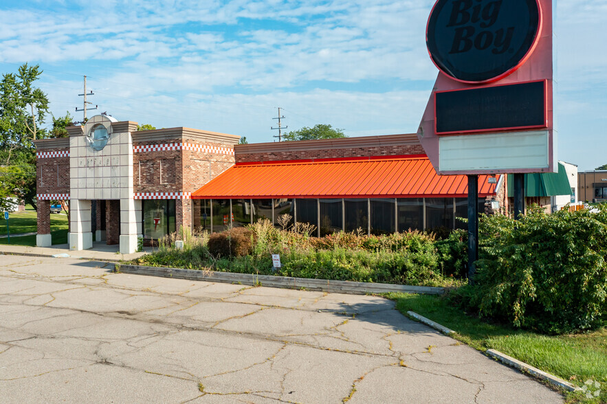 99 N Groesbeck Hwy, Mount Clemens, MI for sale - Building Photo - Image 1 of 1