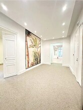 Office in Paris for lease Interior Photo- Image 1 of 16