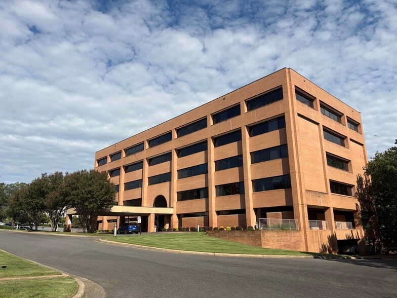 5 Saint Vincent Cir, Little Rock, AR for lease - Building Photo - Image 3 of 6