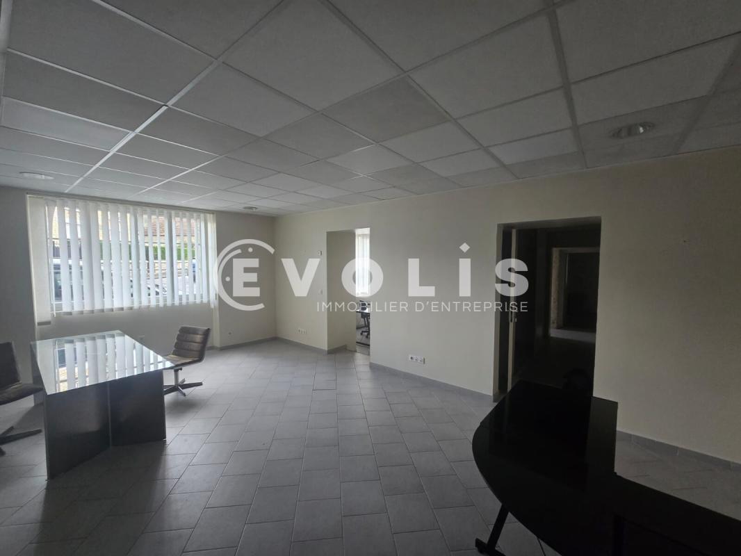 Office in Etampes for lease Interior Photo- Image 1 of 6