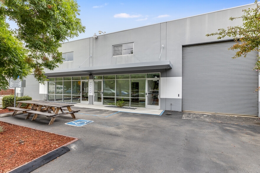 1070-1080 Terra Bella Ave, Mountain View, CA for lease - Building Photo - Image 3 of 9