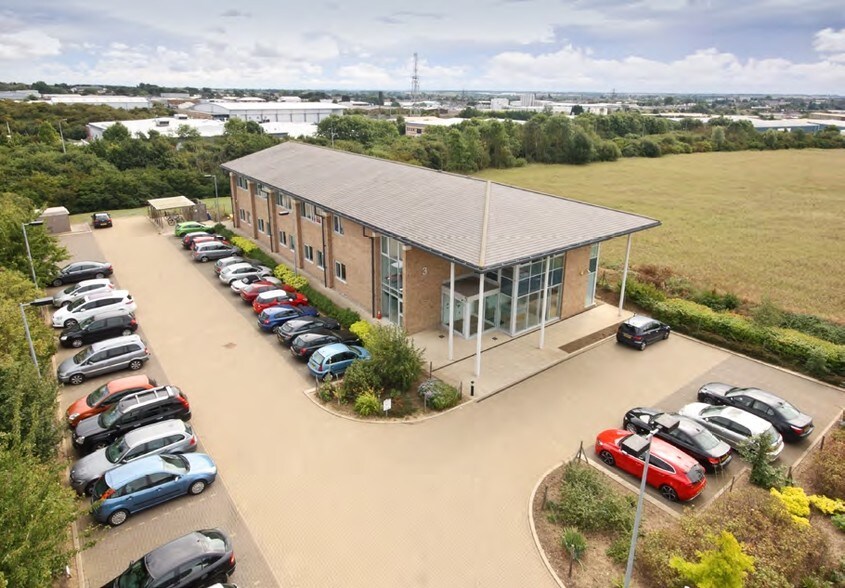 3 Percy Rd, Huntingdon for lease - Building Photo - Image 2 of 9