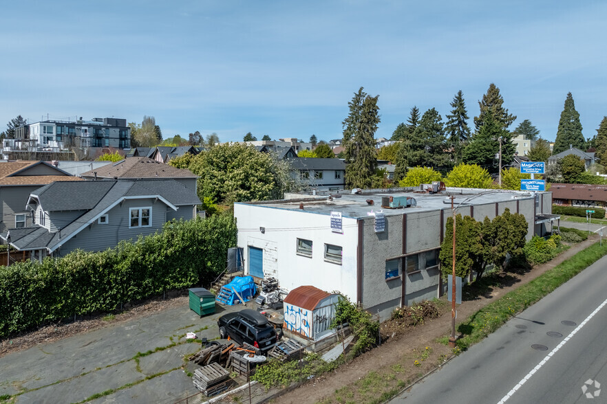 4301 Aurora Ave N, Seattle, WA for sale - Building Photo - Image 2 of 5