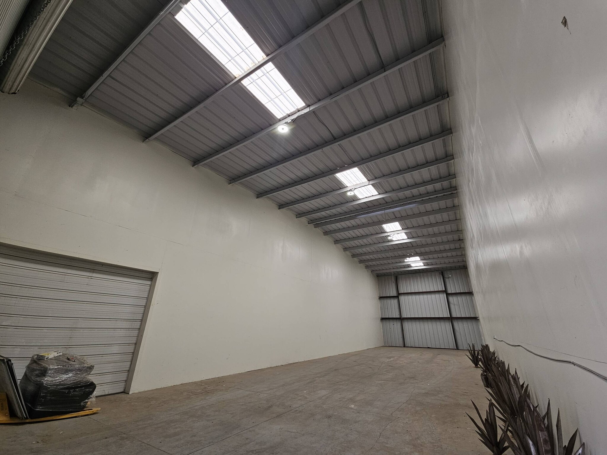 4081 S Arcadia Ln, Fort Mohave, AZ for lease Interior Photo- Image 1 of 11