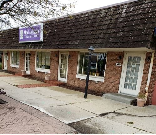 307 W Silver Spring Dr, Glendale, WI for sale - Primary Photo - Image 1 of 1