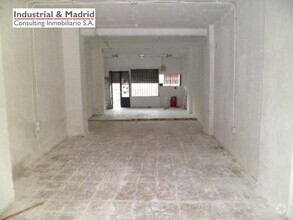 Retail in Campo Real, MAD for lease Interior Photo- Image 2 of 4