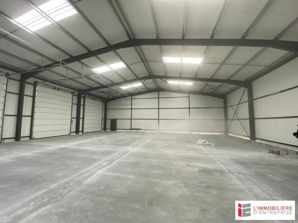 Flex in Combourg for lease Interior Photo- Image 1 of 6