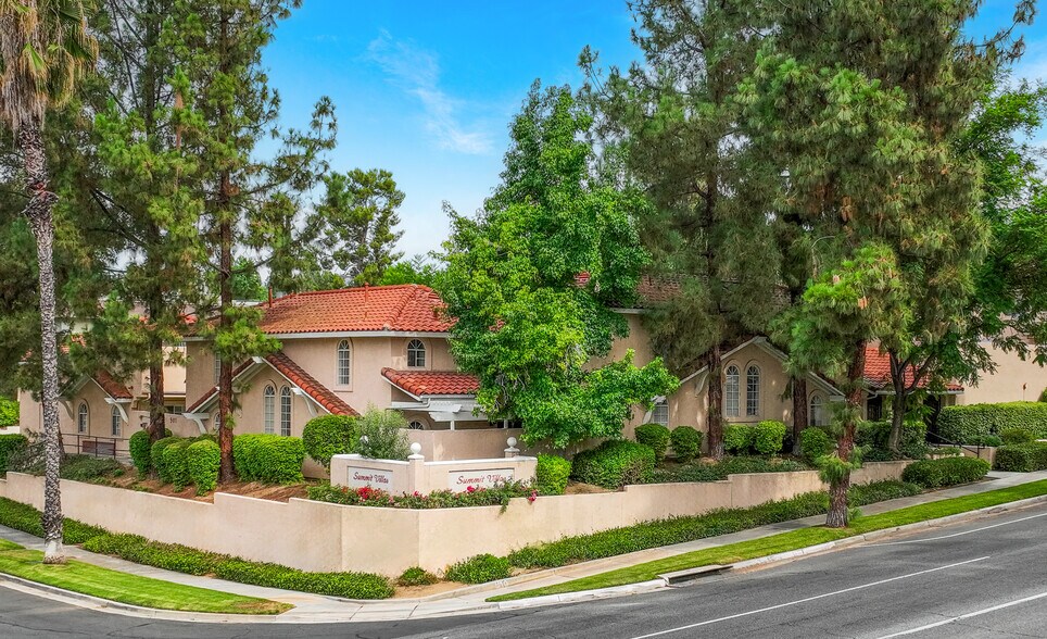 901 Via Zapata, Riverside, CA 92507 Summit Villas 901 Via Zapata